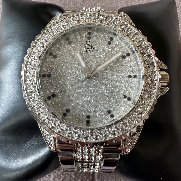 Crystal Watch - Picture 7 of 9